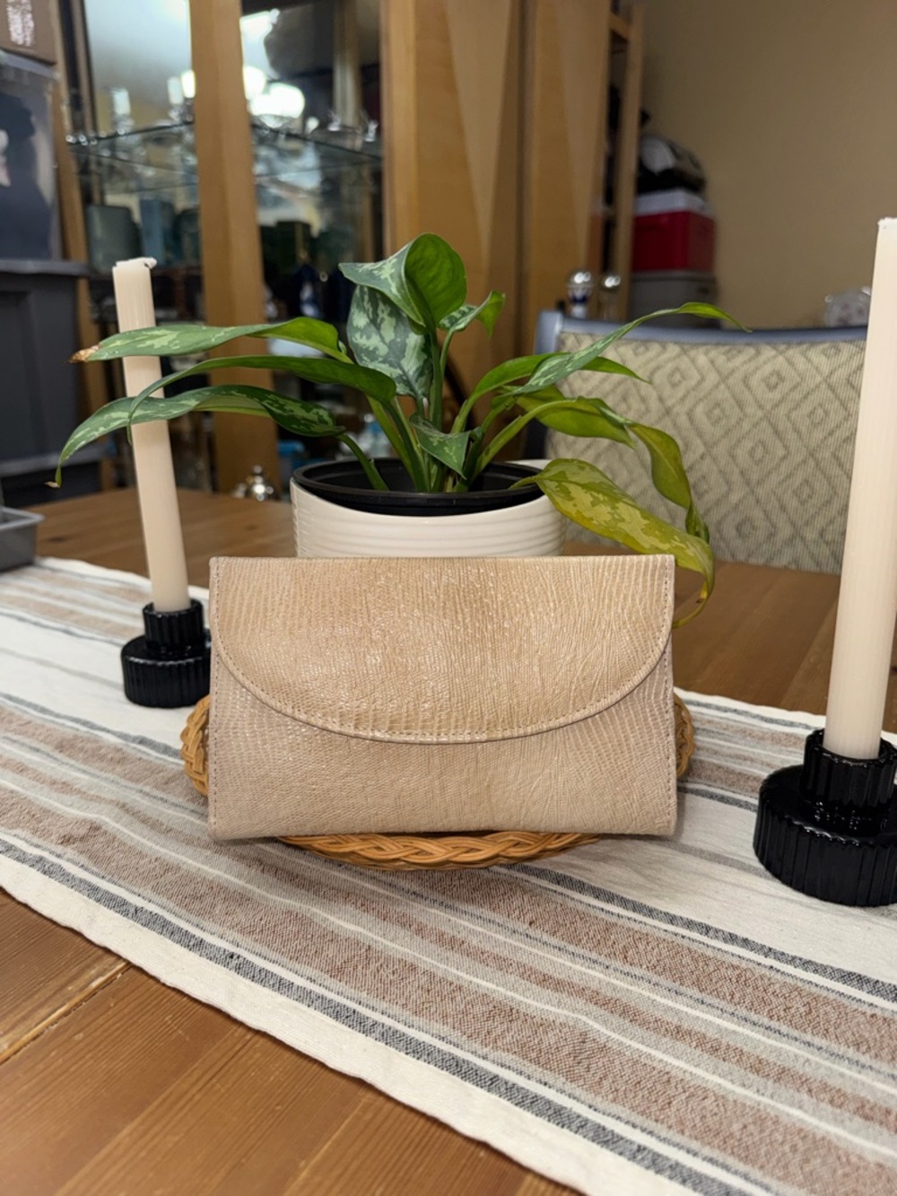 Elegant Neutral Clutch Purse - Beige Fashion Bag